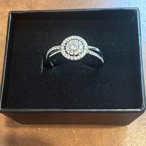 Ring, Silver Halo fashion ring